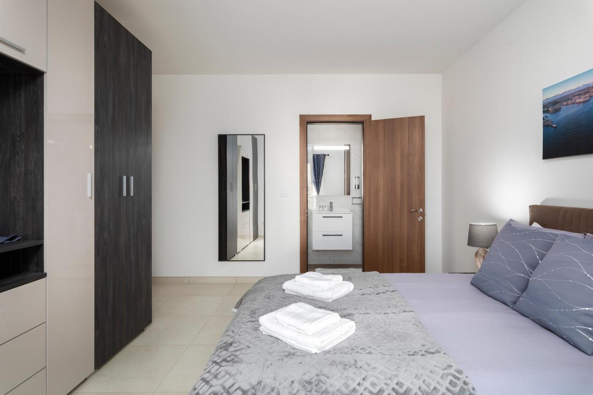 Modern & Spacious 2Br Apartment With Country Views - Close To Xemxija Bay Сейнт Полс Бей Екстериор снимка
