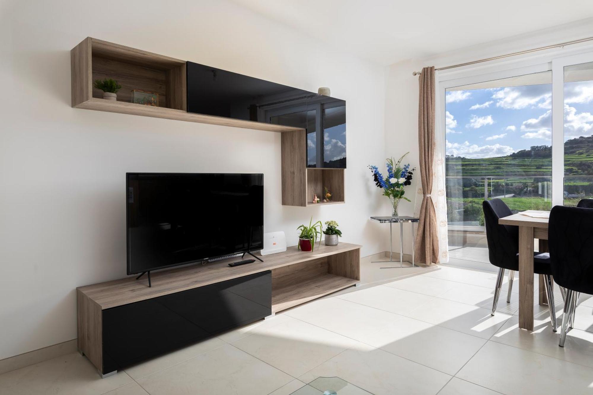 Modern & Spacious 2Br Apartment With Country Views - Close To Xemxija Bay Сейнт Полс Бей Екстериор снимка