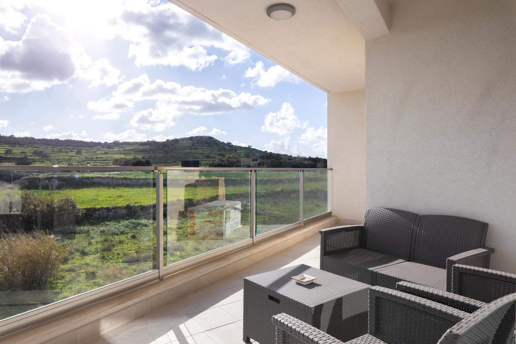 Modern & Spacious 2Br Apartment With Country Views - Close To Xemxija Bay Сейнт Полс Бей Екстериор снимка